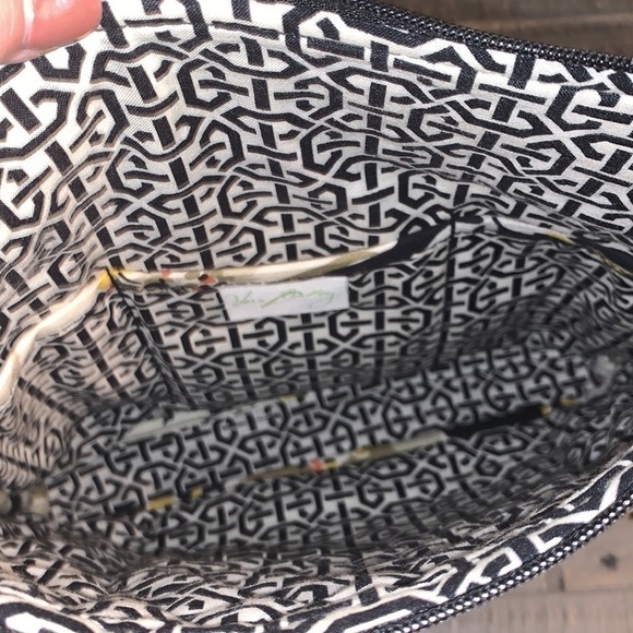 Vera Bradley Dogwood (Ret. 2012) Hipster Purse - Picture 5 of 5